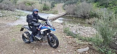 Ridin Dirty... and Very Wet -The Metzeler Karoo 4